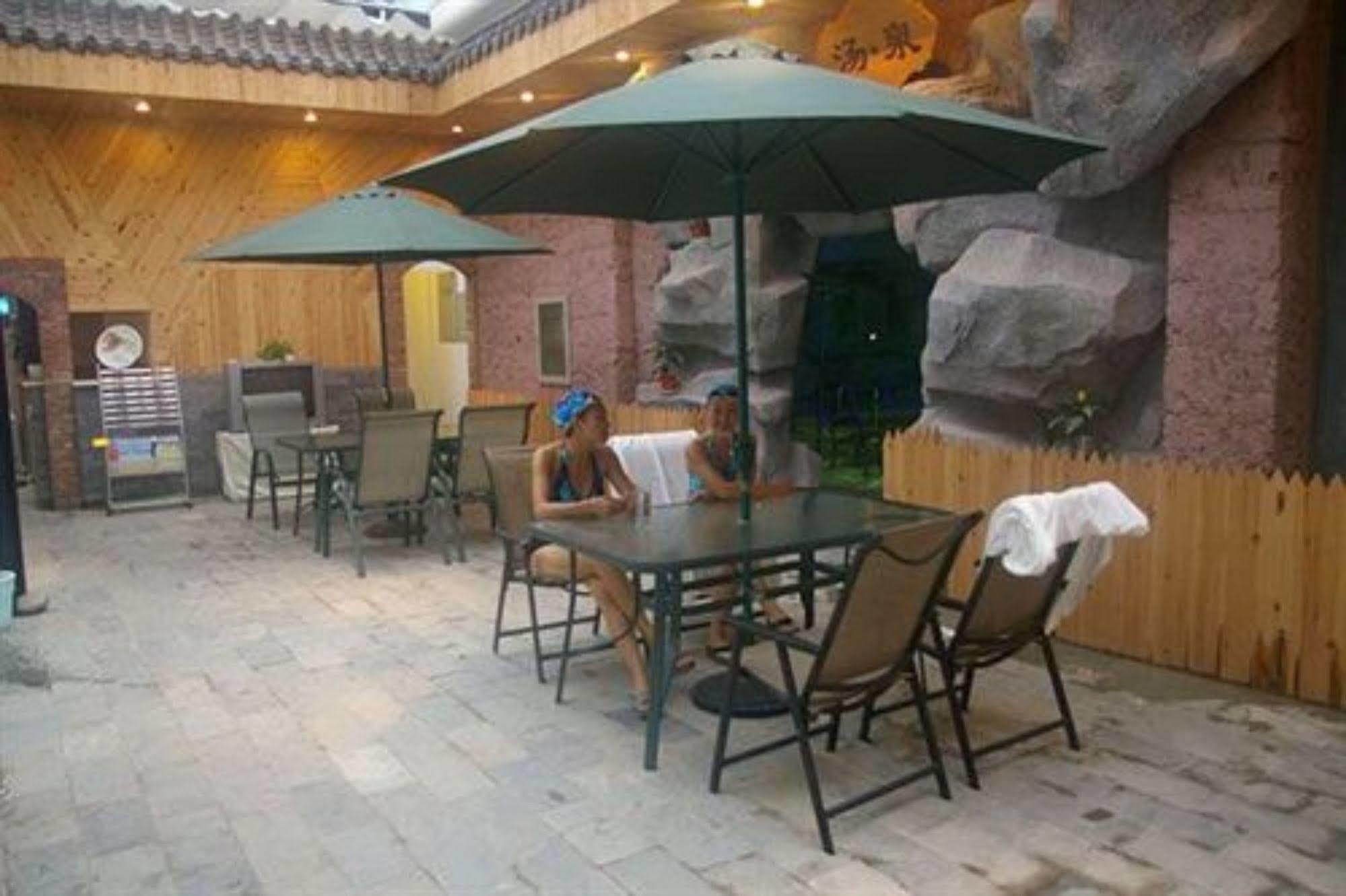 Beijing Jinlong Hotspring Hotel Esterno foto